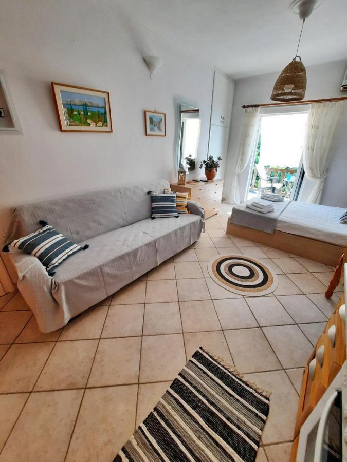 Beautiful Seaside Studio Akrata Zewnętrze zdjęcie